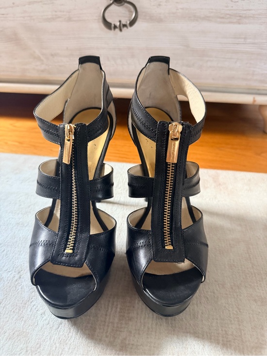 Michael Kors Shoes - Michael Kors Black Leather T-Strap Platform Heels Size 8 Gold Zip